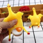 Poule pondeuse porte-clés